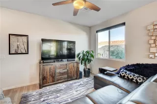 Photo #3: 2141363 Listing