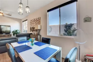 Photo #6: 2141363 Listing