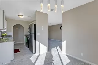 Photo #1: 2141402 Listing 