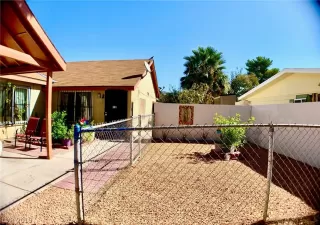 Photo #4: 2141446 Listing 