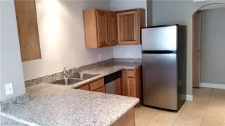 Photo #3: 2141447 Listing 