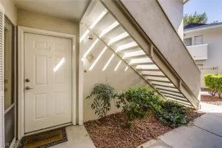 Photo #5: 2141505 Listing