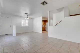 Photo #3: 2141508 Listing