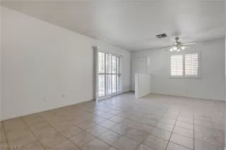 Photo #4: 2141508 Listing