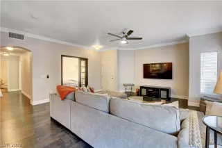 Photo #4: 2141526 Listing