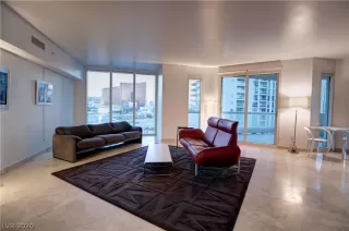 Photo #5: 2141543 Listing