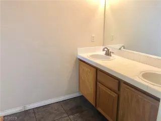 Photo #3: 2141560 Listing