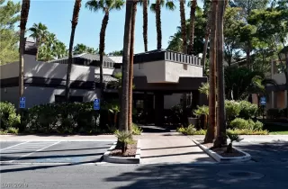 Photo #4: 2141606 Listing 