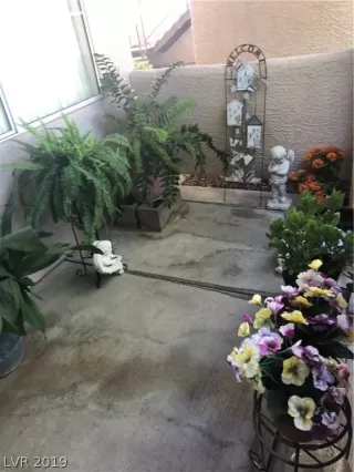 Photo #5: 2141606 Listing 