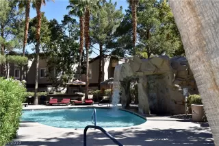 Photo #6: 2141606 Listing 