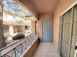 Photo #2: 2141622 Listing