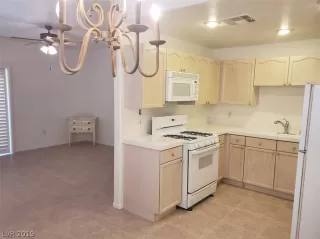 Photo #5: 2141622 Listing