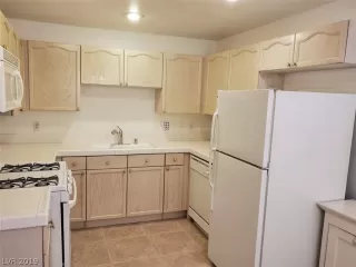 Photo #6: 2141622 Listing