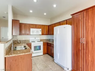 Photo #4: 2141644 Listing 