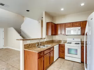 Photo #5: 2141644 Listing 