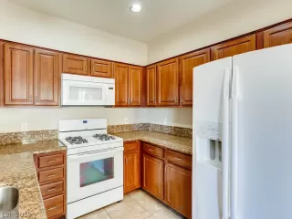 Photo #6: 2141644 Listing 