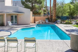 Photo #3: 2141707 Listing