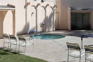 Photo #4: 2141707 Listing