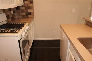 Photo #2: 2141751 Listing 