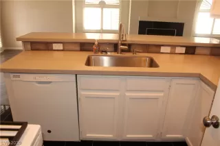 Photo #3: 2141751 Listing 