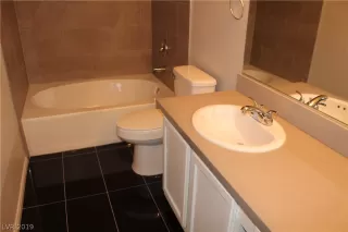 Photo #5: 2141751 Listing 