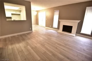 Photo #2: 2141757 Listing 
