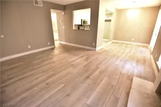 Photo #4: 2141757 Listing 