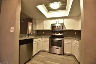Photo #6: 2141757 Listing 