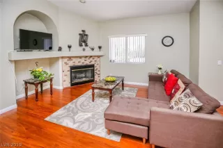 Photo #3: 2141796 Listing