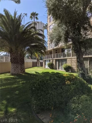 Photo #5: 2141808 Listing