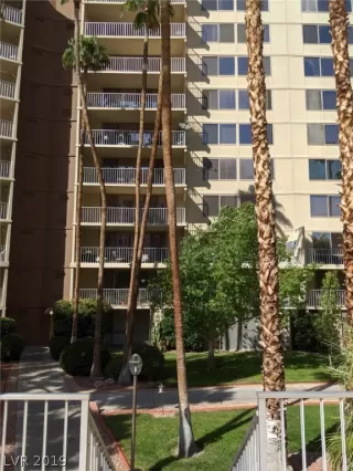 Photo #6: 2141808 Listing