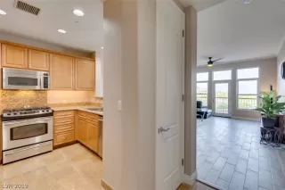 Photo #2: 2141873 Listing