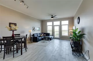 Photo #3: 2141873 Listing