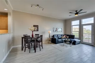 Photo #4: 2141873 Listing
