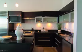 Photo #3: 2141882 Listing