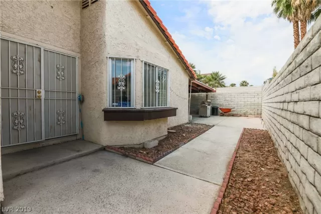 MLS: 2141885 Condo For Sale