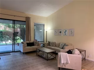 Photo #1: 2141913 Listing