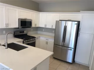 Photo #1: 2141930 Listing 