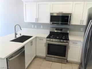 Photo #4: 2141930 Listing 