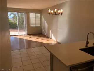 Photo #5: 2141930 Listing 