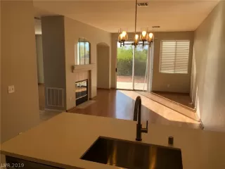 Photo #6: 2141930 Listing 