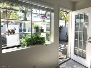 Photo #6: 2141950 Listing