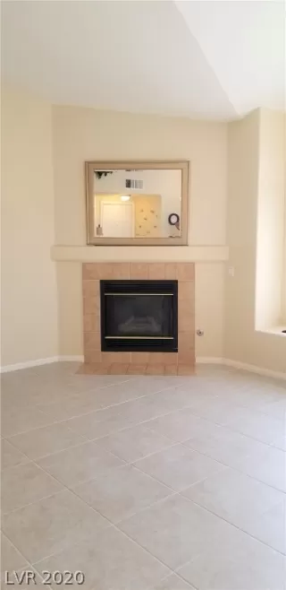 Photo #5: 2141979 Listing