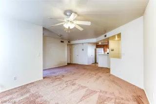 Photo #6: 2141981 Listing