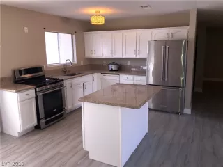 Photo #2: 2141996 Listing 