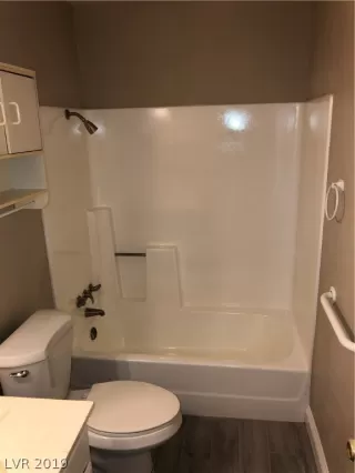 Photo #5: 2141996 Listing 