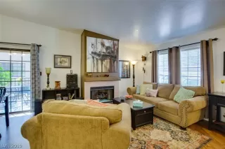 Photo #4: 2142094 Listing