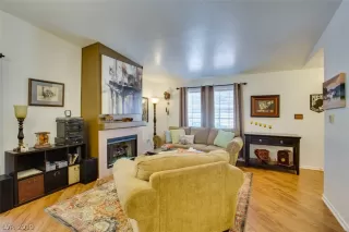 Photo #5: 2142094 Listing