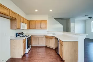 Photo #1: 2142161 Listing