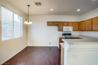 Photo #6: 2142161 Listing